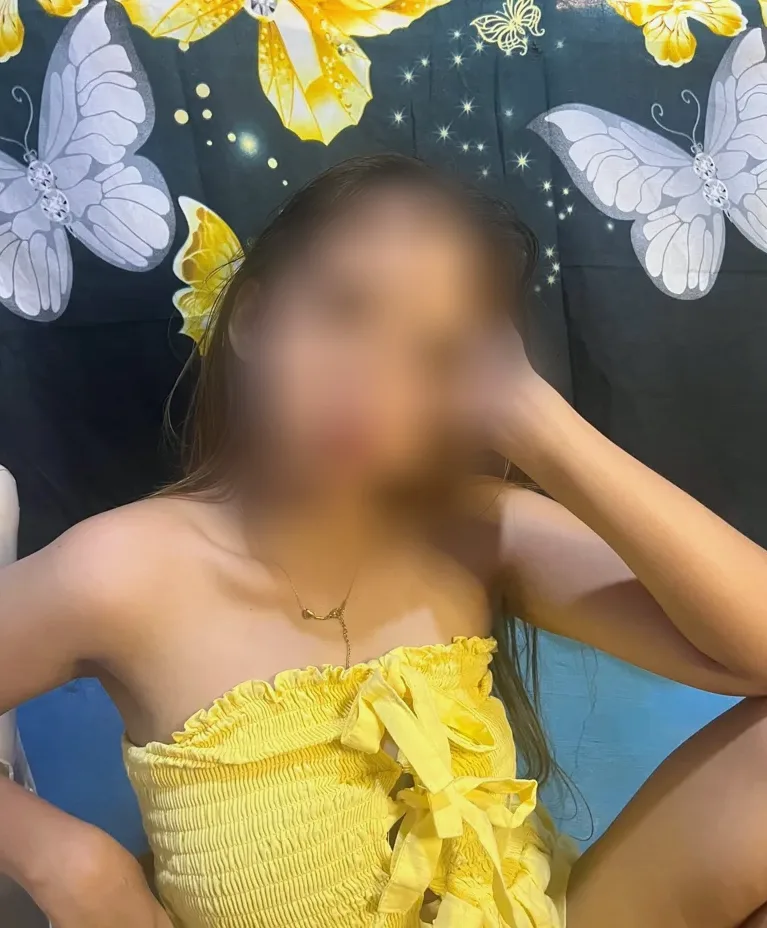 Elena, 25