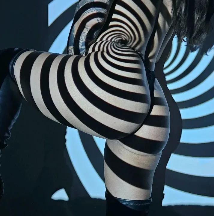 Fiona, 33