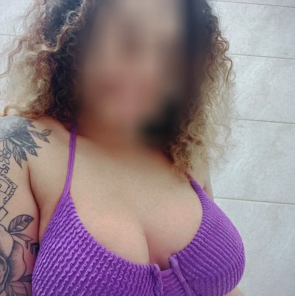Laura, 32