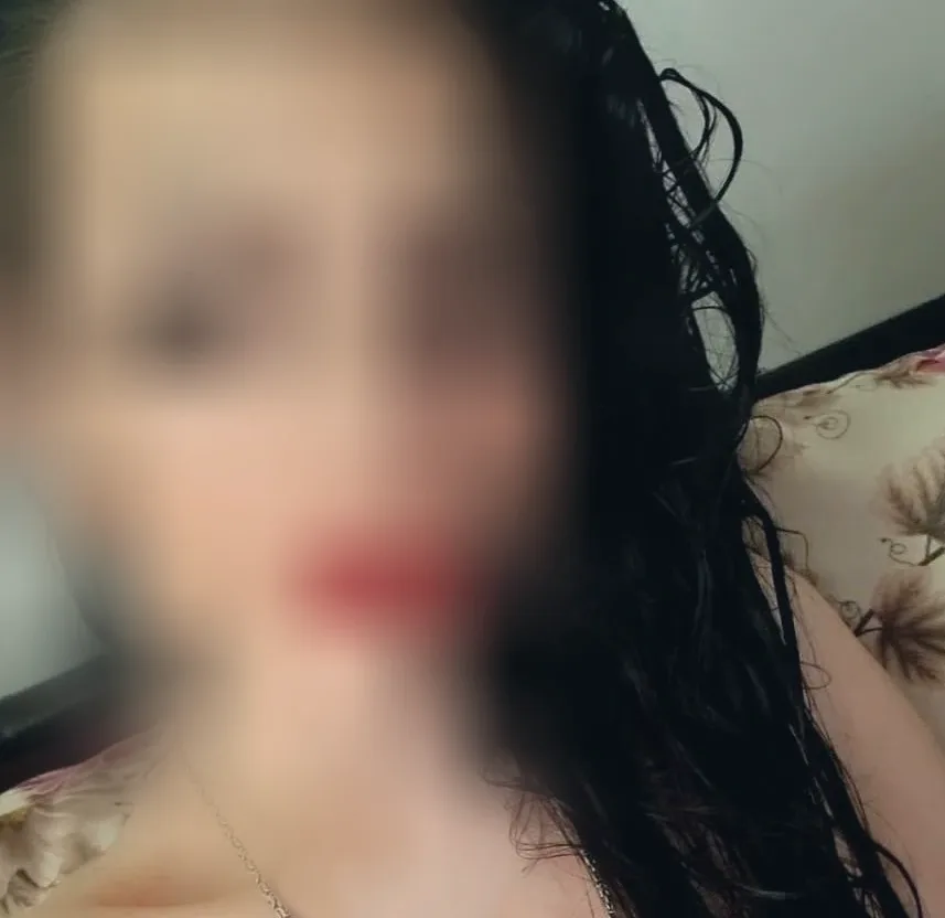 Lucia, 33