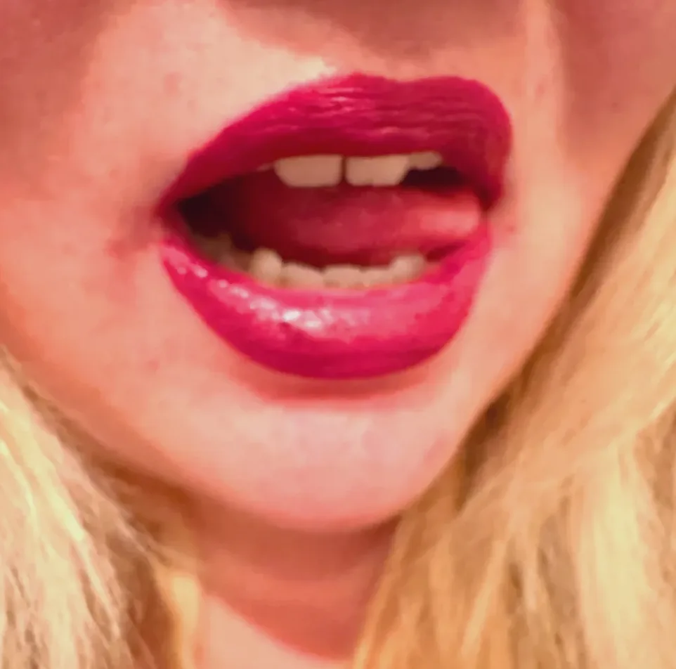 Meike, 24