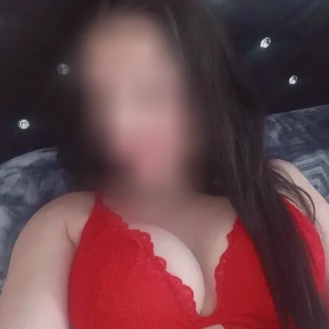 Neele, 35